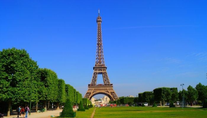 Paris Romantic Travel Guide